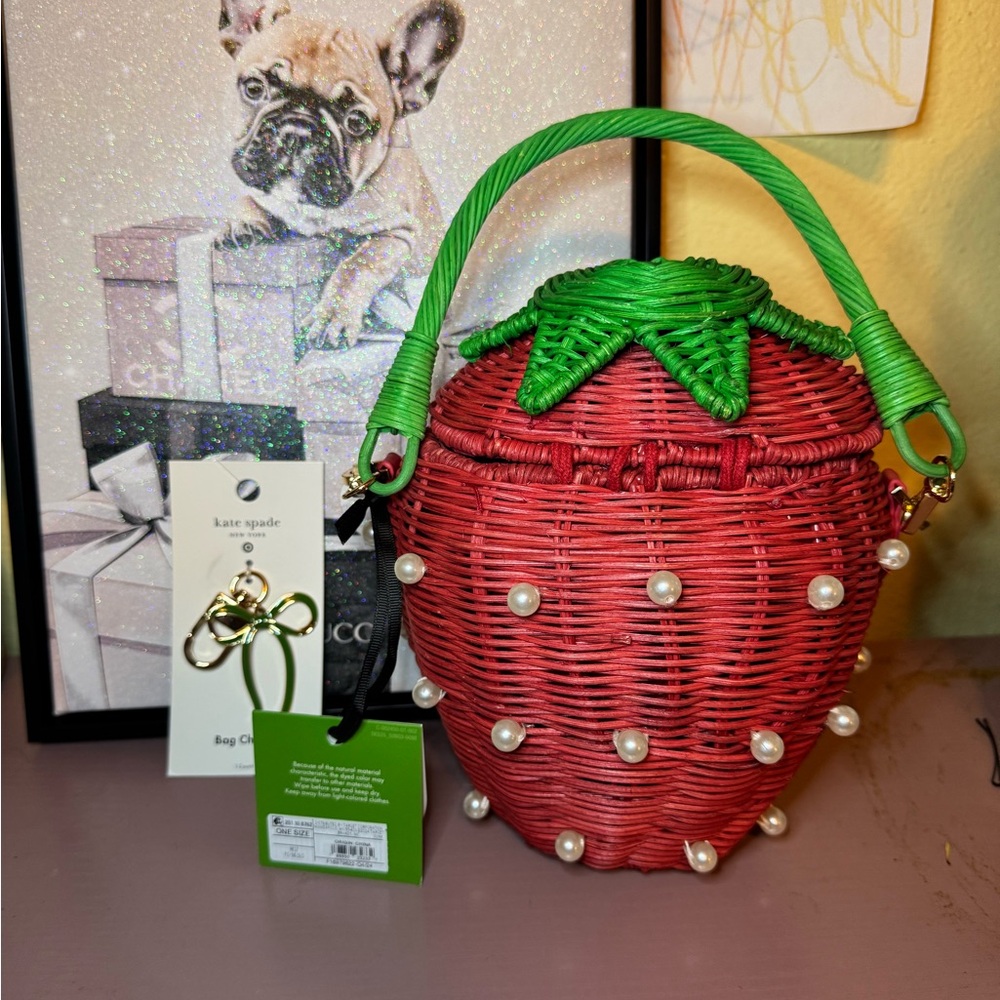 Kate Spade Mini Strawberry Bag in Red & Green w/ Purse Charm NWT - Picture 4 of 9